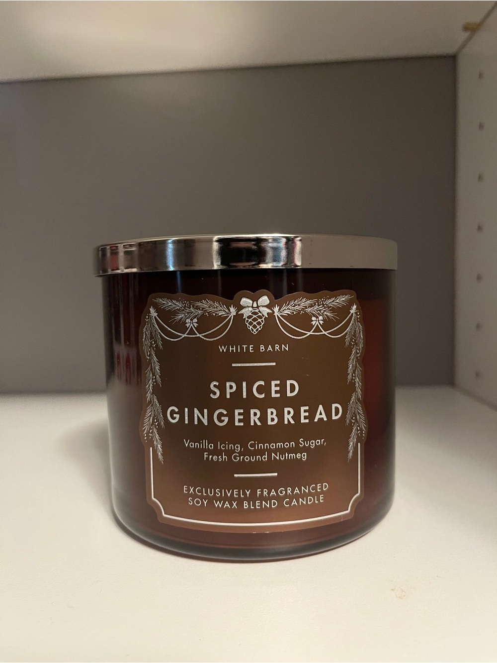 White Barn Spiced Gingerbread Candle - Brown with Silver Lid